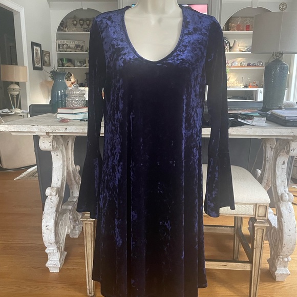 Karen Kane crushed velvet like new dress. Size sm - Picture 5 of 5